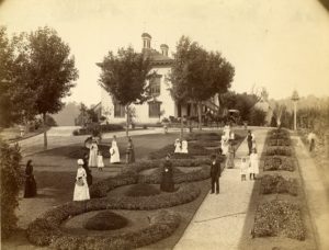 Perez Dickinson mansion and formal gardens, 1887. (Courtesy McClung Historical Collection)