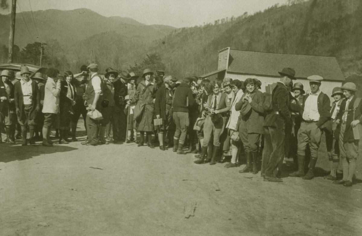 Smoky Mountains Hiking Club, hiking party to Mt. Harrison, 1927. (Great Smoky Mountains National Park Archive)