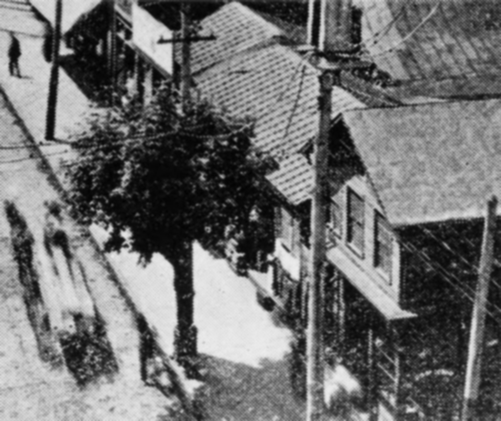 Cal Johnson's Lone Tree Saloon on the 200 block of Gay Street, circa 1920s (Courtesy of Knox Heritage)