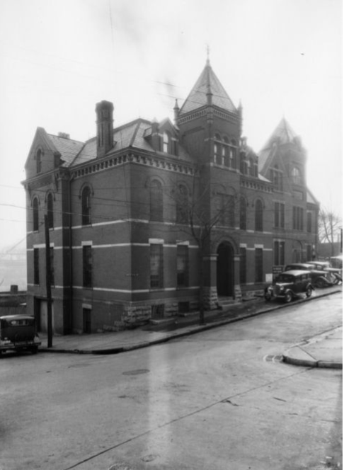 Knox County Jail on Hill Avenue at Market Street, when Market Street continued down hill to the river. Earlier photographs of the jail are elusive, this one dates from the 1930s. (McClung Historical Collection) 