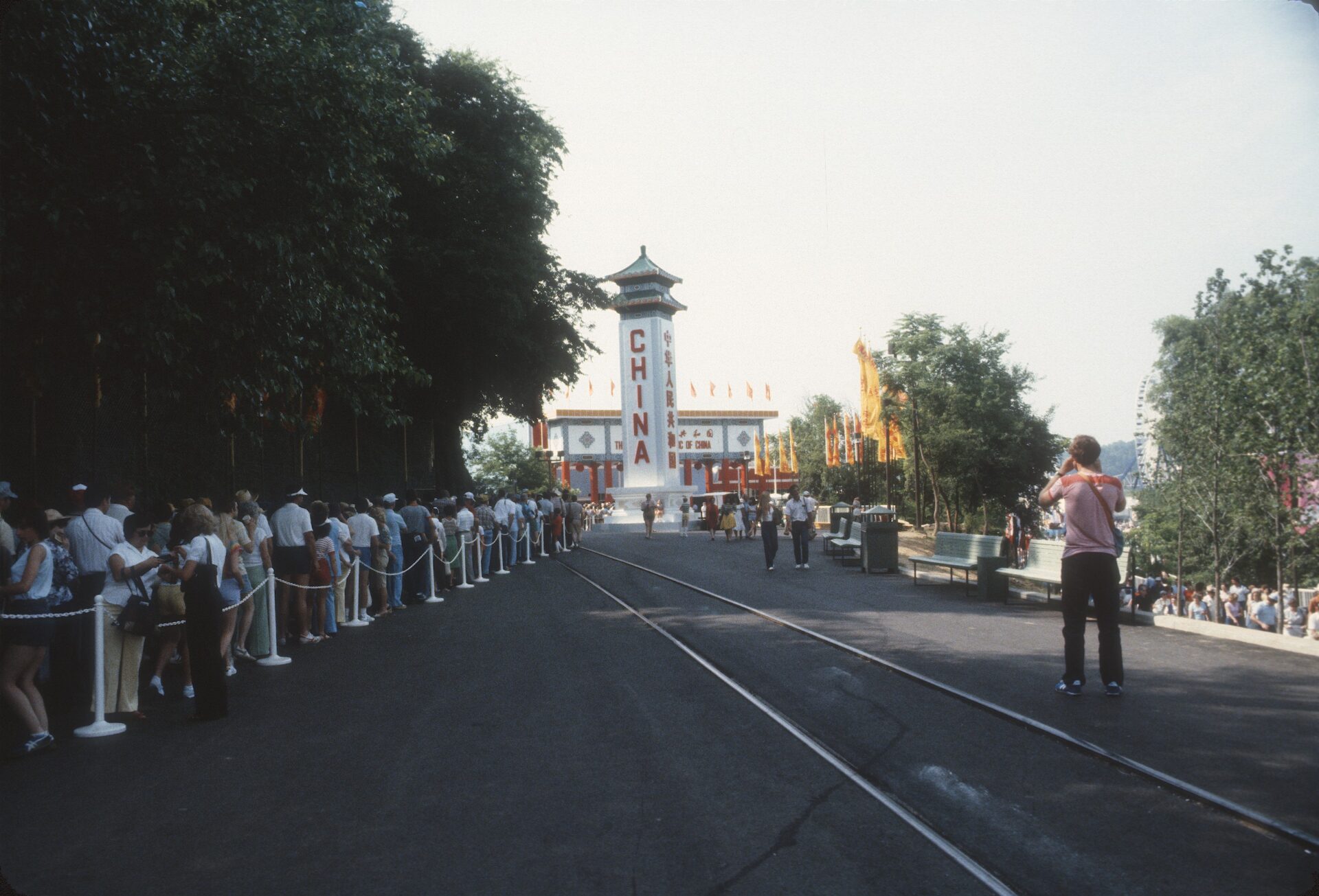 Some fair goers queued for up to 4 hours to get inside the China Pavilion. (Photo by James D. Baeske.)